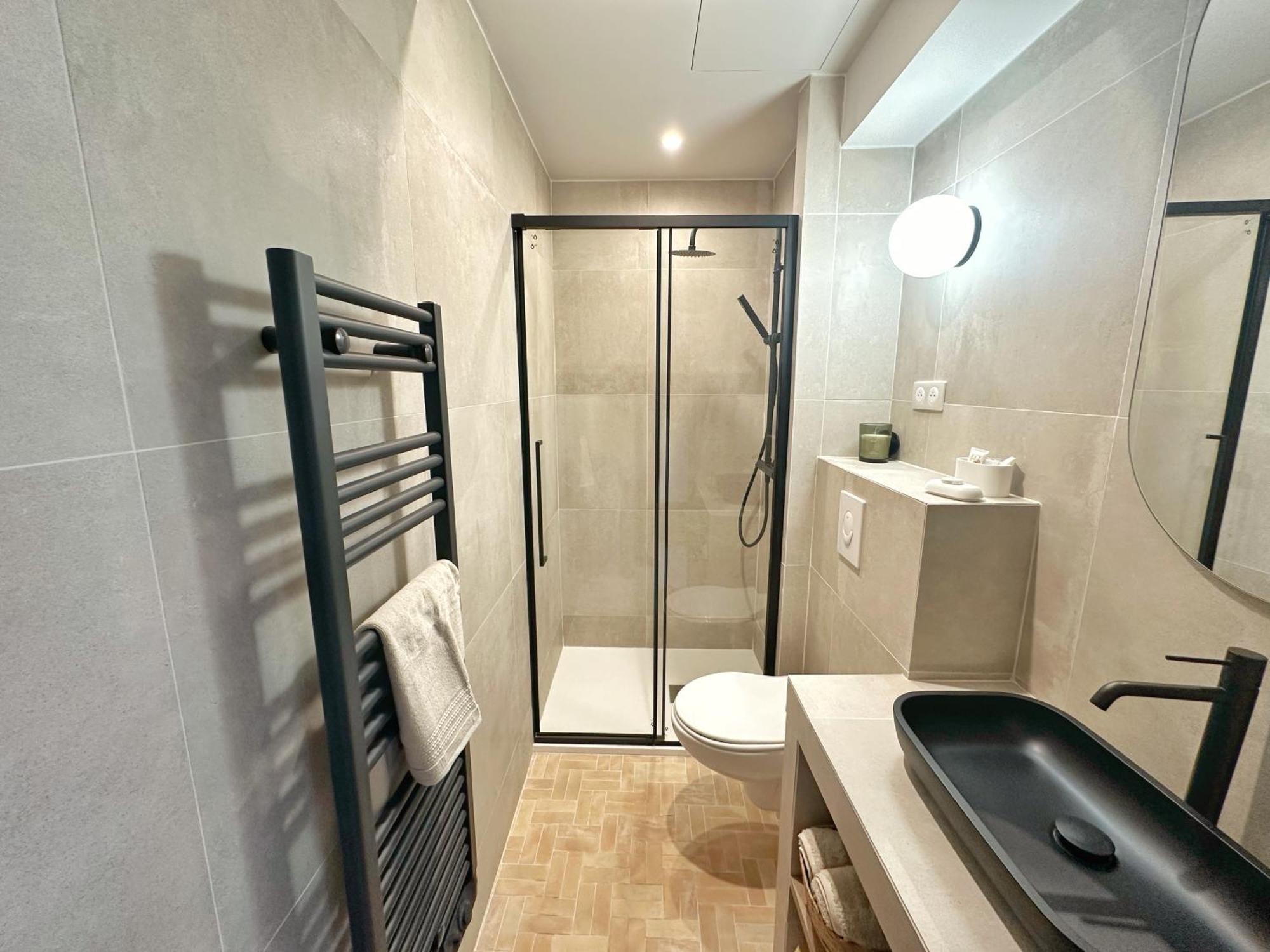 La Maison Cavet 5 Appartements De Standing Au Coeur Du Village Sanary-sur-Mer Luaran gambar